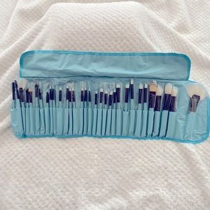 NEW makeup brush apron